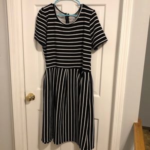 Lularoe black and white striped Amelia